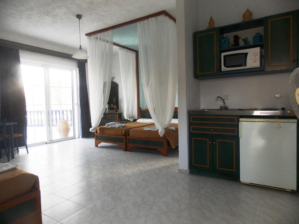 Annas Studios Livadia  Bagian luar foto